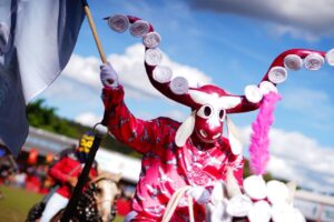 Cavalhadas de Pirenópolis celebram 200 anos com 60 mil pessoas