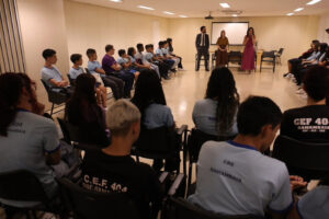 Projeto 'Promotor por um Dia' leva jovens de Samambaia ao MP