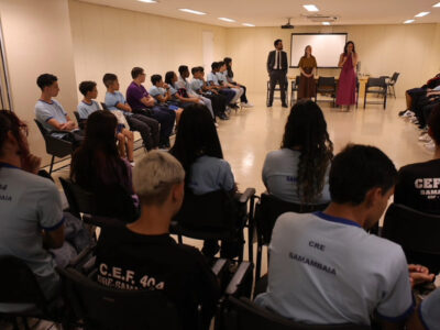 Projeto 'Promotor por um Dia' leva jovens de Samambaia ao MP