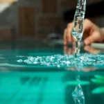 Água Quente para Desentupir: Quando Funciona e Como Usar Direito