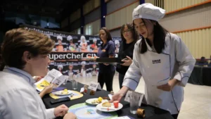 Alunos recriam sabores do Brasil em competição gastronômica escolar