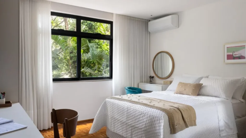 Reforma preserva memória afetiva em apartamento de 150m²
