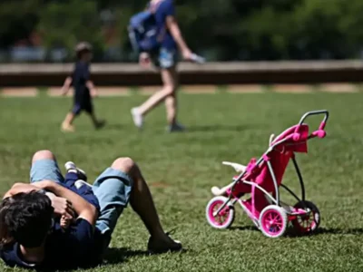 Pais menos presentes? Metade dos brasileiros percebe queda